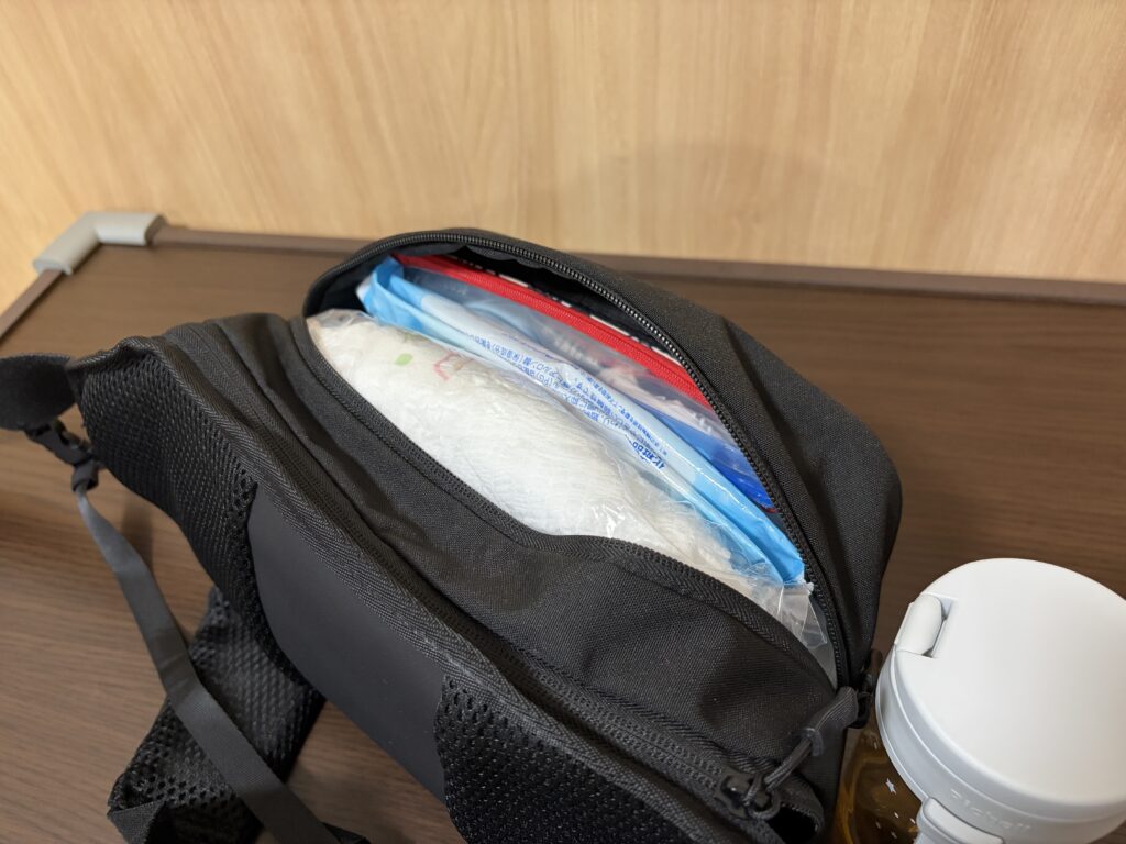 収納力を写したヒップシート